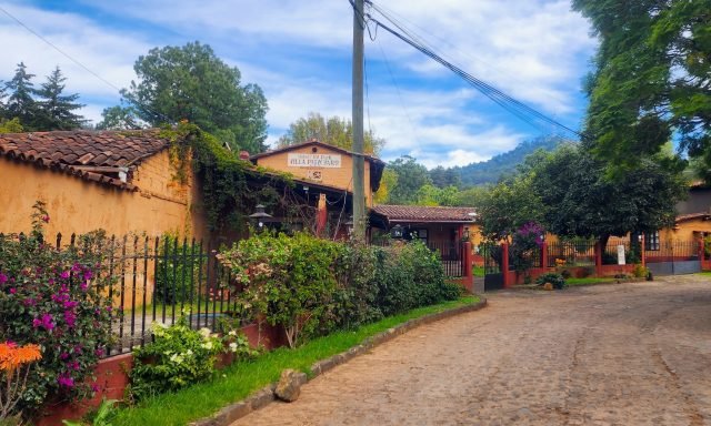 Villa Pátzcuaro Garden Hotel & RV Park