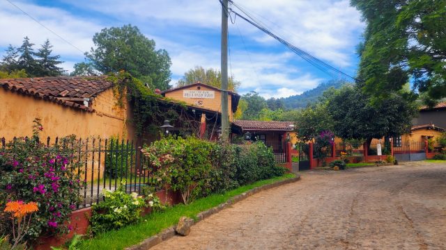 Villa Pátzcuaro Garden Hotel & RV Park